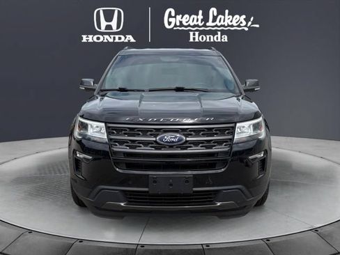 Used 2018 Ford Explorer XLT w/ Equipment Group 202A FWD image 8