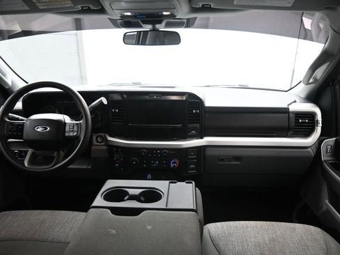 Certified 2025 Ford F250 XLT AWD/4WD image 15