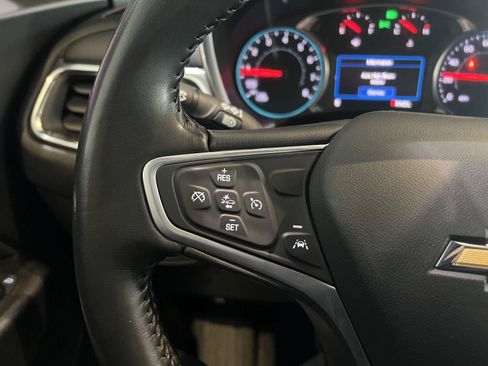 Used 2022 Chevrolet Equinox LT FWD image 40