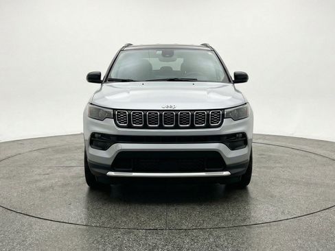 Used 2025 Jeep Compass Limited AWD/4WD image 2