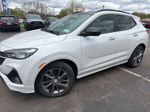 Used 2020 Buick Encore GX Select w/ Sport Touring Package FWD image 4