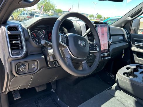 New 2026 RAM 2500 Big Horn AWD/4WD image 18