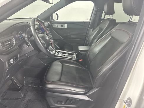 Used 2023 Ford Explorer ST-Line AWD/4WD image 5