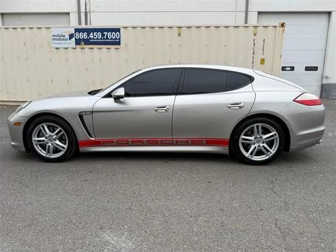 Used 2011 Porsche Panamera image 9