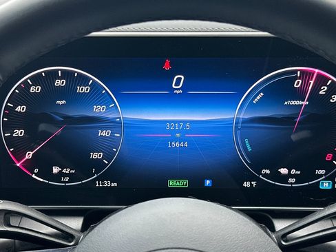 Used 2025 Mercedes-Benz GLC 350e 4MATIC image 18