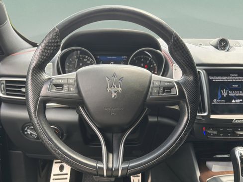 Used 2017 Maserati Levante S AWD/4WD image 14