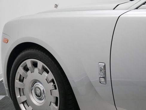 Used 2013 Rolls-Royce Ghost RWD image 45