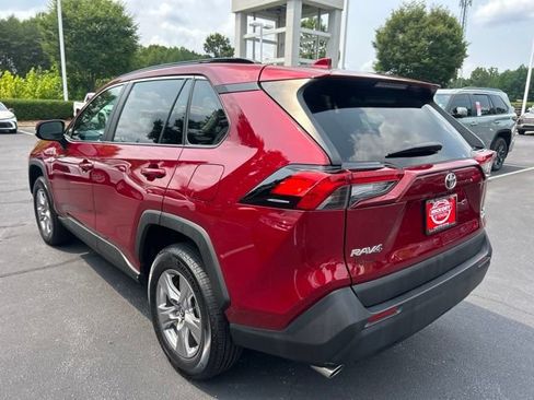 Used 2025 Toyota RAV4 XLE AWD/4WD image 11