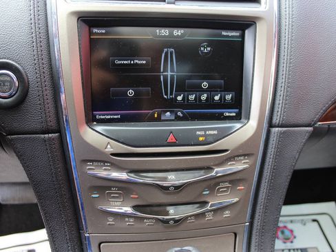 Used 2014 Lincoln MKX AWD w/ Equipment Group 102A image 16