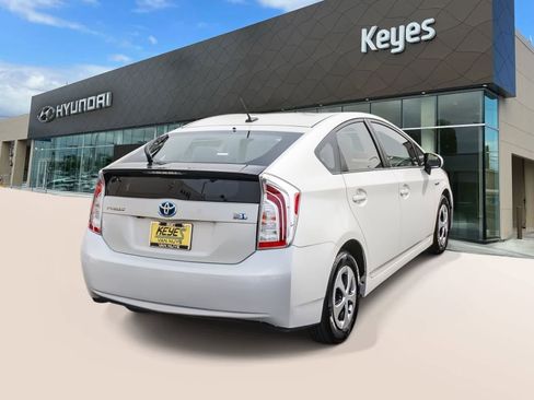 Used 2015 Toyota Prius Four image 4