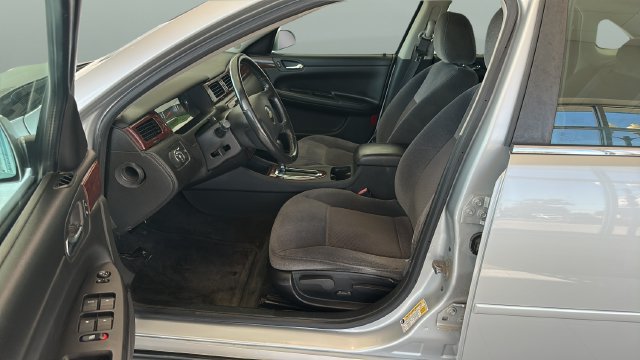 Used 2010 Chevrolet Impala LT w/ Convenience Package FWD image 8