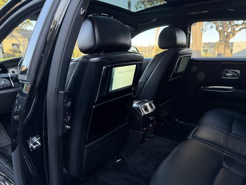 Used 2014 Rolls-Royce Ghost RWD image 32