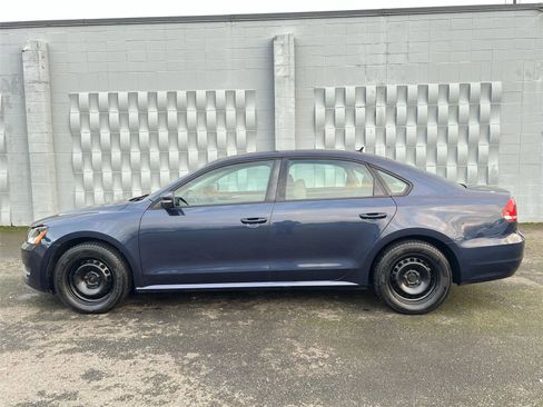 Used 2014 Volkswagen Passat 1.8T S image 4