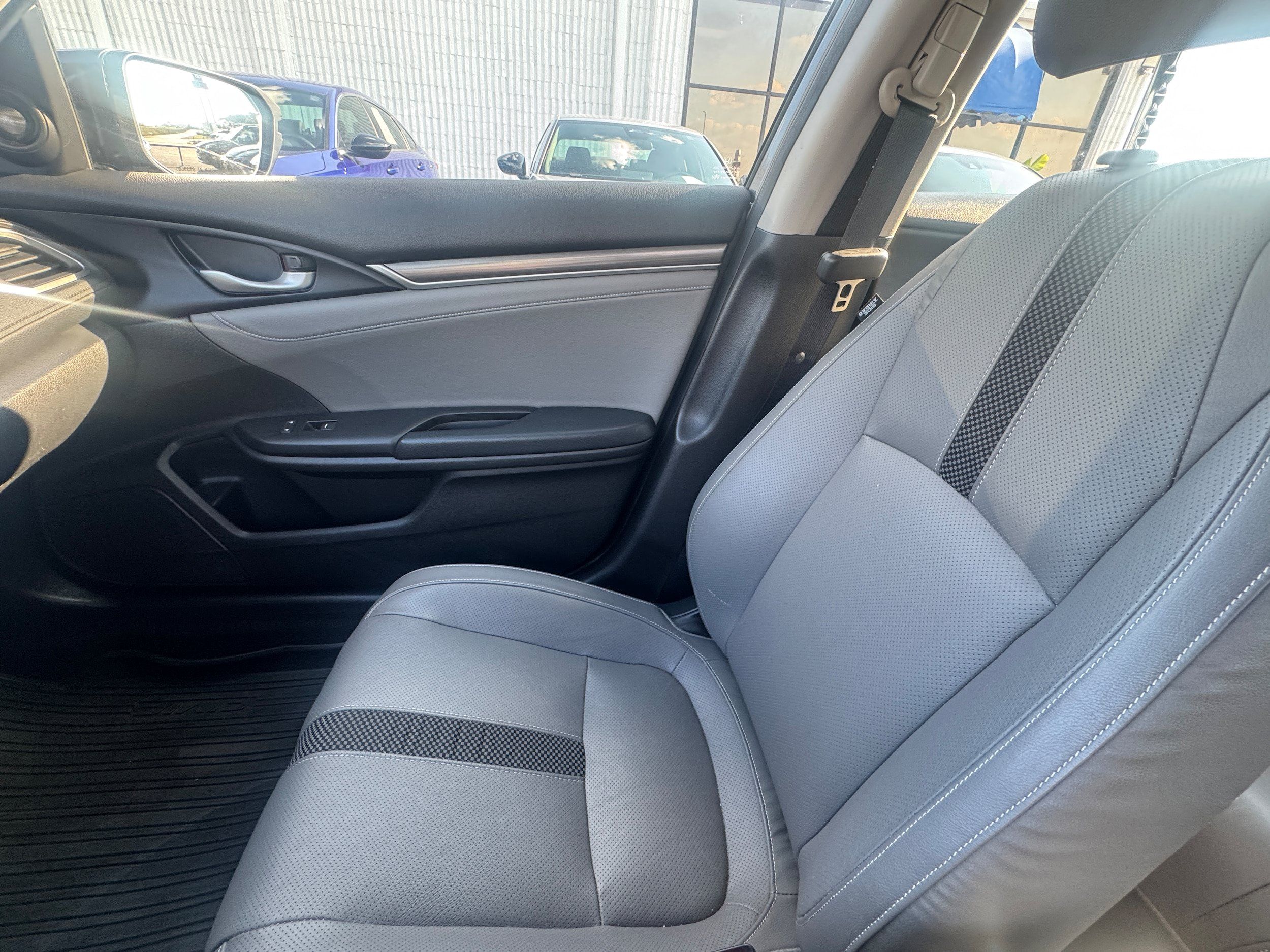 Used 2019 Honda Civic Touring image 14