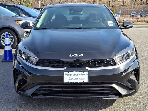 Used 2023 Kia Forte LXS w/ LXS Technology Package FWD image 2