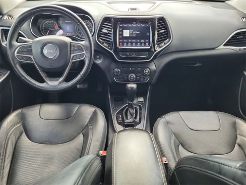 Used 2019 Jeep Cherokee Limited image 17