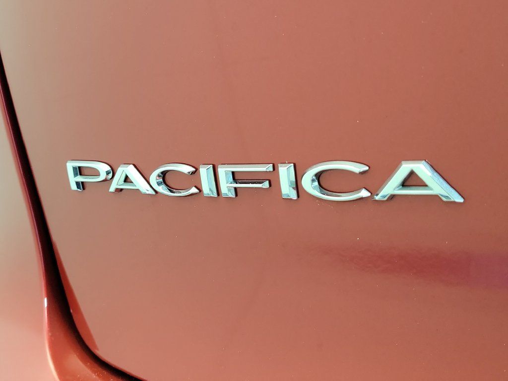 Used 2026 Chrysler Pacifica Select FWD image 8