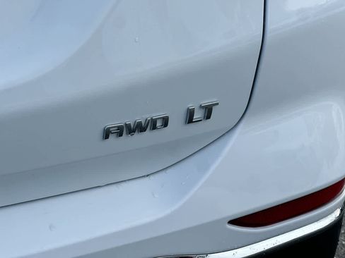 Used 2020 Chevrolet Equinox LT w/ Driver Convenience Package image 18