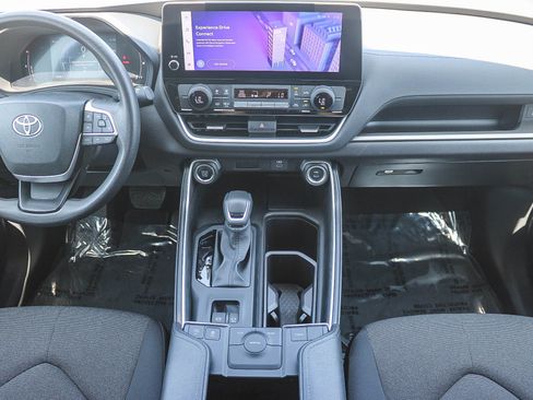 Certified 2025 Toyota Grand Highlander FWD image 13