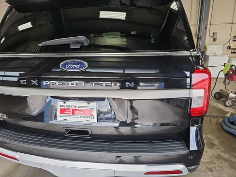 Used 2024 Ford Expedition XLT AWD/4WD image 34