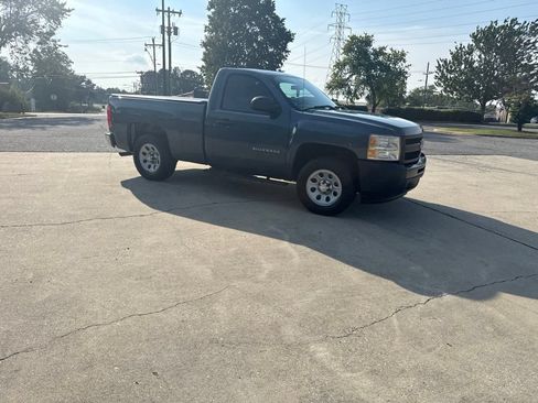 Used 2011 Chevrolet Silverado 1500 W/T RWD image 4