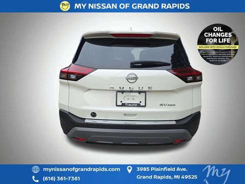 Used 2023 Nissan Rogue SV AWD/4WD image 7