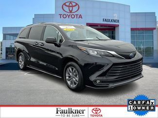 Certified 2025 Toyota Sienna XLE video 1