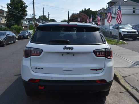 Used 2025 Jeep Compass Trailhawk AWD/4WD image 7
