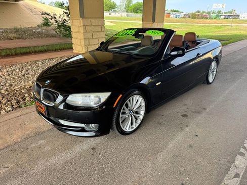 Used 2011 BMW 335i Convertible RWD image 3