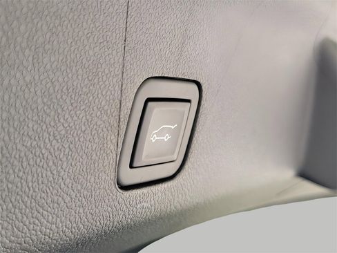 Used 2024 Chevrolet Tahoe LT image 16