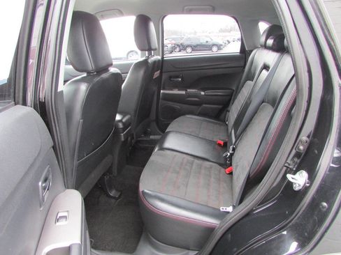 Used 2018 Mitsubishi Outlander Sport SE image 5