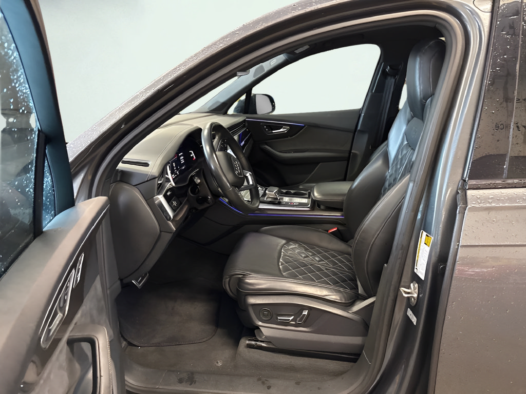 Used 2024 Audi SQ7 Premium Plus w/ Carbon Package AWD/4WD image 6