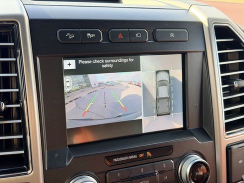 Used 2018 Ford F150 Platinum w/ Equipment Group 701A Luxury image 28