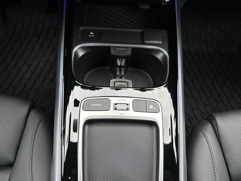 Used 2026 Mercedes-Benz GLB 250 4MATIC image 24