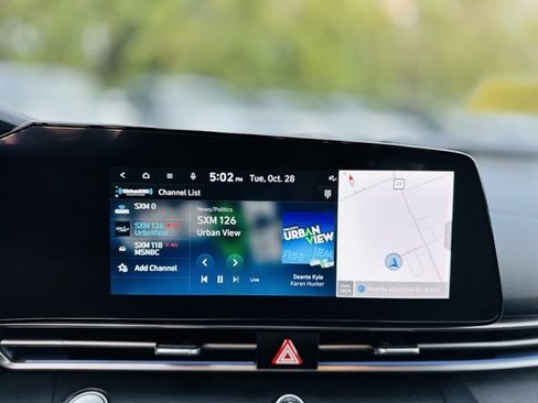 Used 2023 Hyundai Elantra Limited image 12