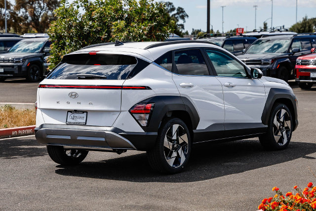 New 2027 Hyundai Kona Limited FWD image 5