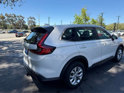 Used 2023 Honda CR-V LX image 6