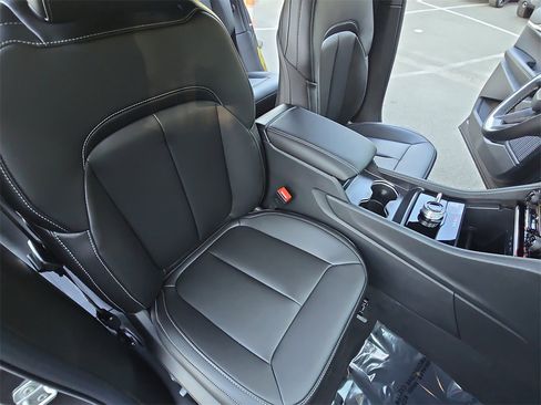 New 2025 Jeep Grand Cherokee Limited image 10