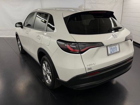 Certified 2023 Honda HR-V LX image 3