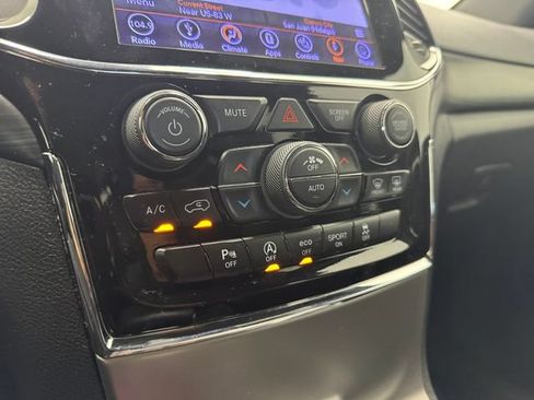 Used 2019 Jeep Grand Cherokee Altitude RWD image 44