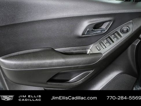Used 2019 Chevrolet Trax LS image 6