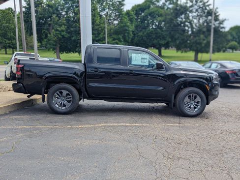 New 2026 Nissan Frontier SV AWD/4WD image 8