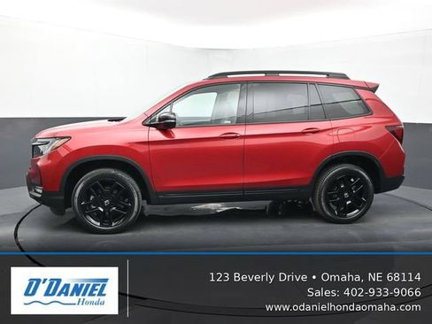 Used 2024 Honda Passport Black Edition image 2