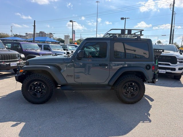 Used 2025 Jeep Wrangler Sport AWD/4WD image 3