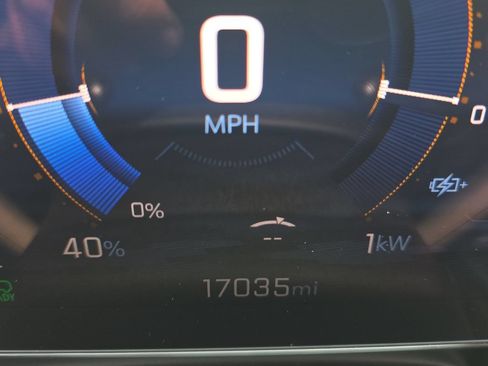 Used 2025 Chevrolet Equinox EV RS FWD image 22