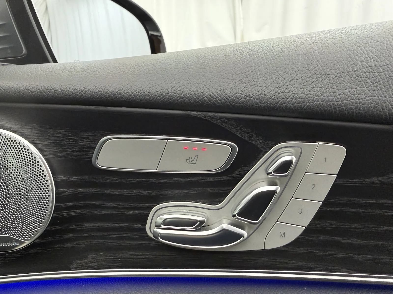 Used 2017 Mercedes-Benz E 300 4MATIC image 7