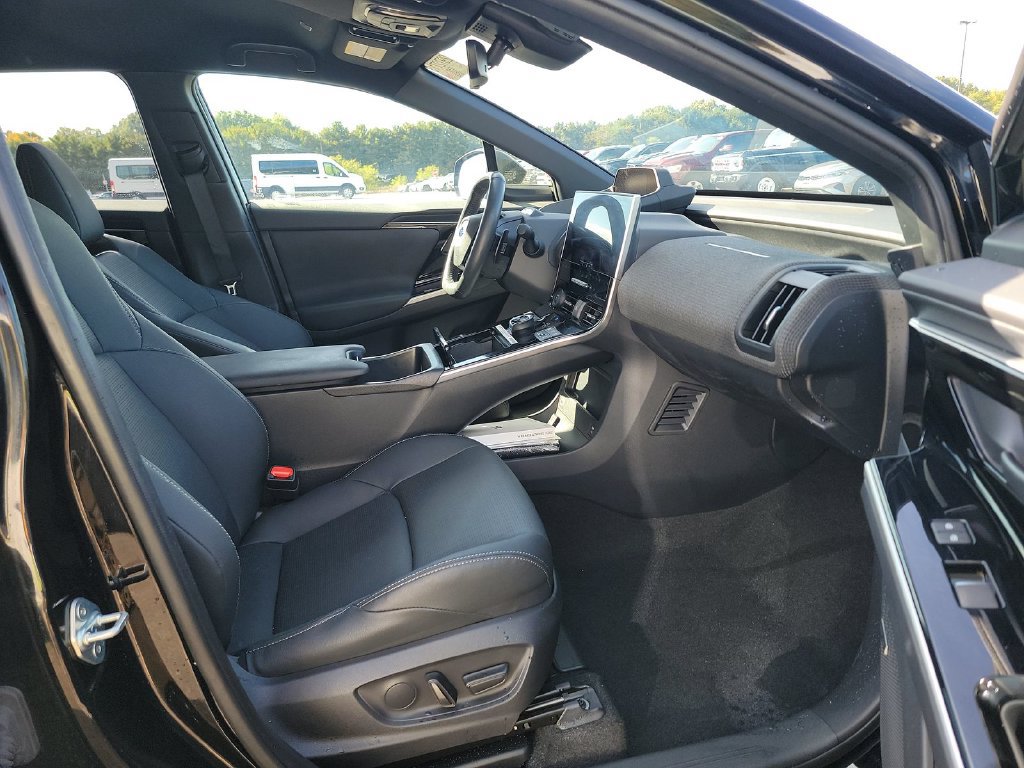 Used 2024 Subaru Solterra AWD/4WD image 6