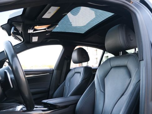 Used 2018 BMW 540i w/ M Sport Package image 17