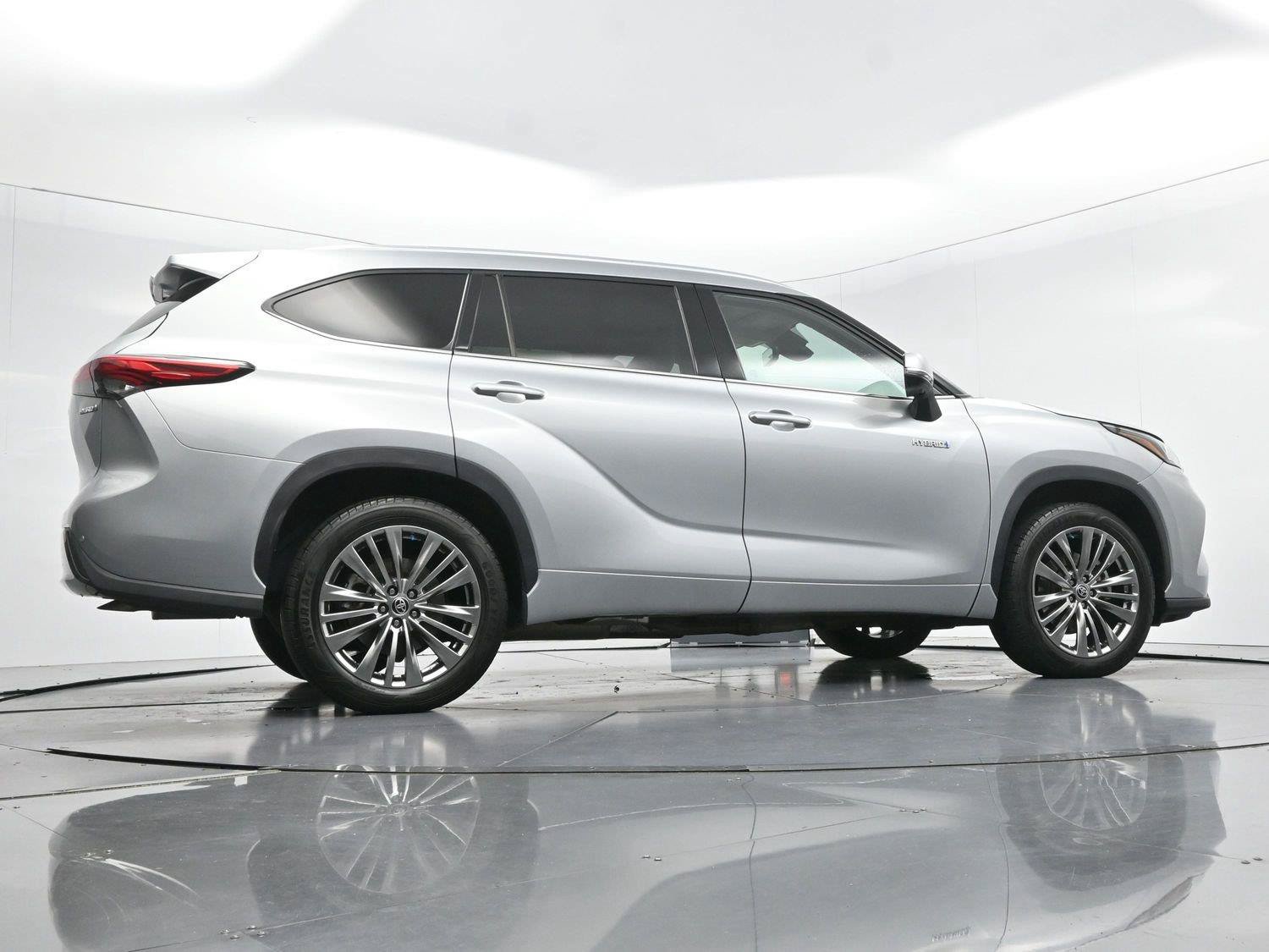 Used 2021 Toyota Highlander Limited FWD image 55