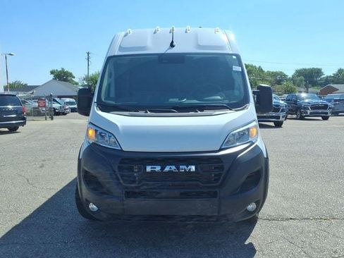 Used 2025 RAM ProMaster 2500 w/ Convenience Group FWD image 2